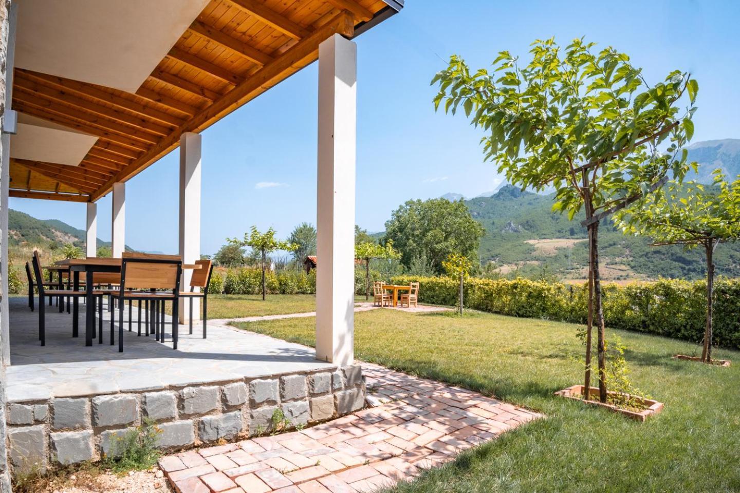 Villa Bujtina Lumo & Pool Përmet Esterno foto
