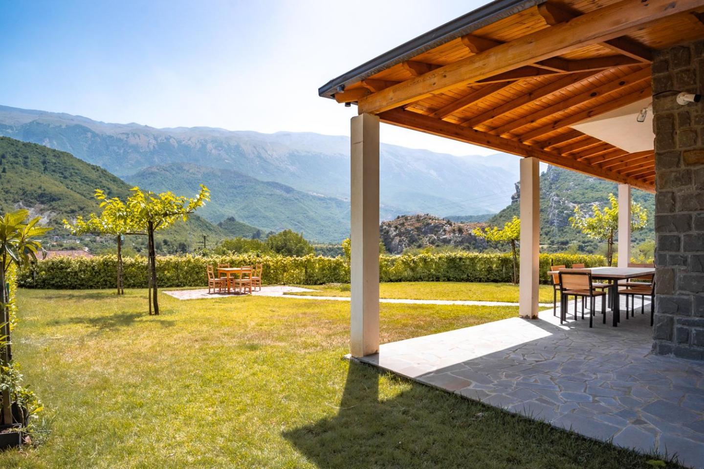 Villa Bujtina Lumo & Pool Përmet Esterno foto